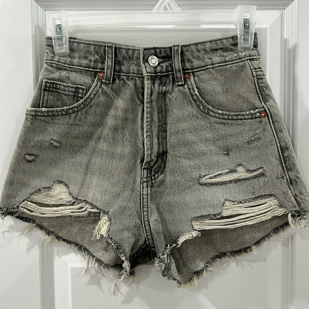 Zara Shorts 
Size:0
New without tags